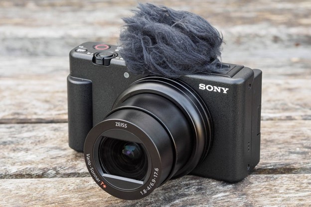 بهترین دوربین سونی برای ویدیوهای مسافرتی: Sony ZV-1 Mark II